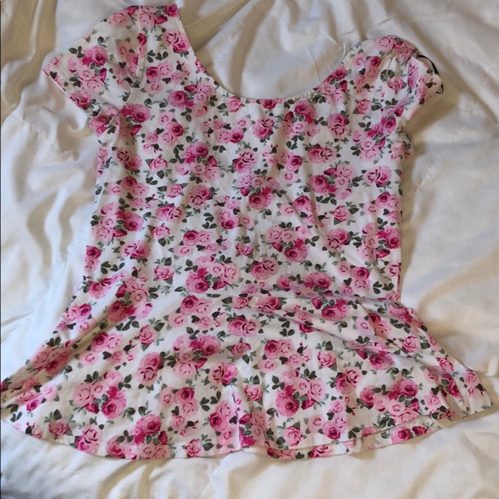 CLOSING SALE ‼️ Divided White Pentalum Blouse